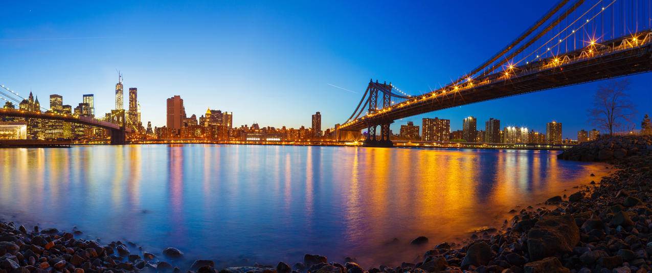 纽约曼哈顿城市的桥梁夜景4K带鱼屏壁纸